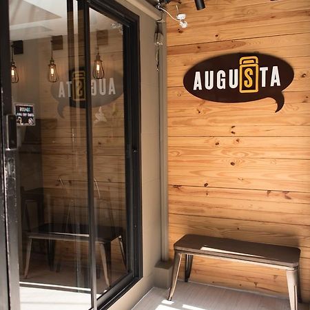 Augusta Hostel Bangkok Exterior foto