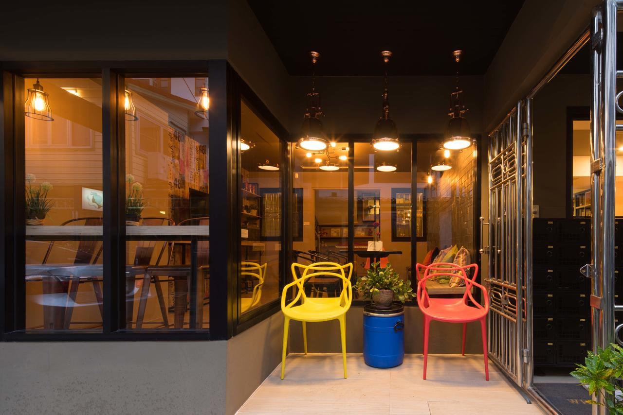 Augusta Hostel Bangkok Exterior foto